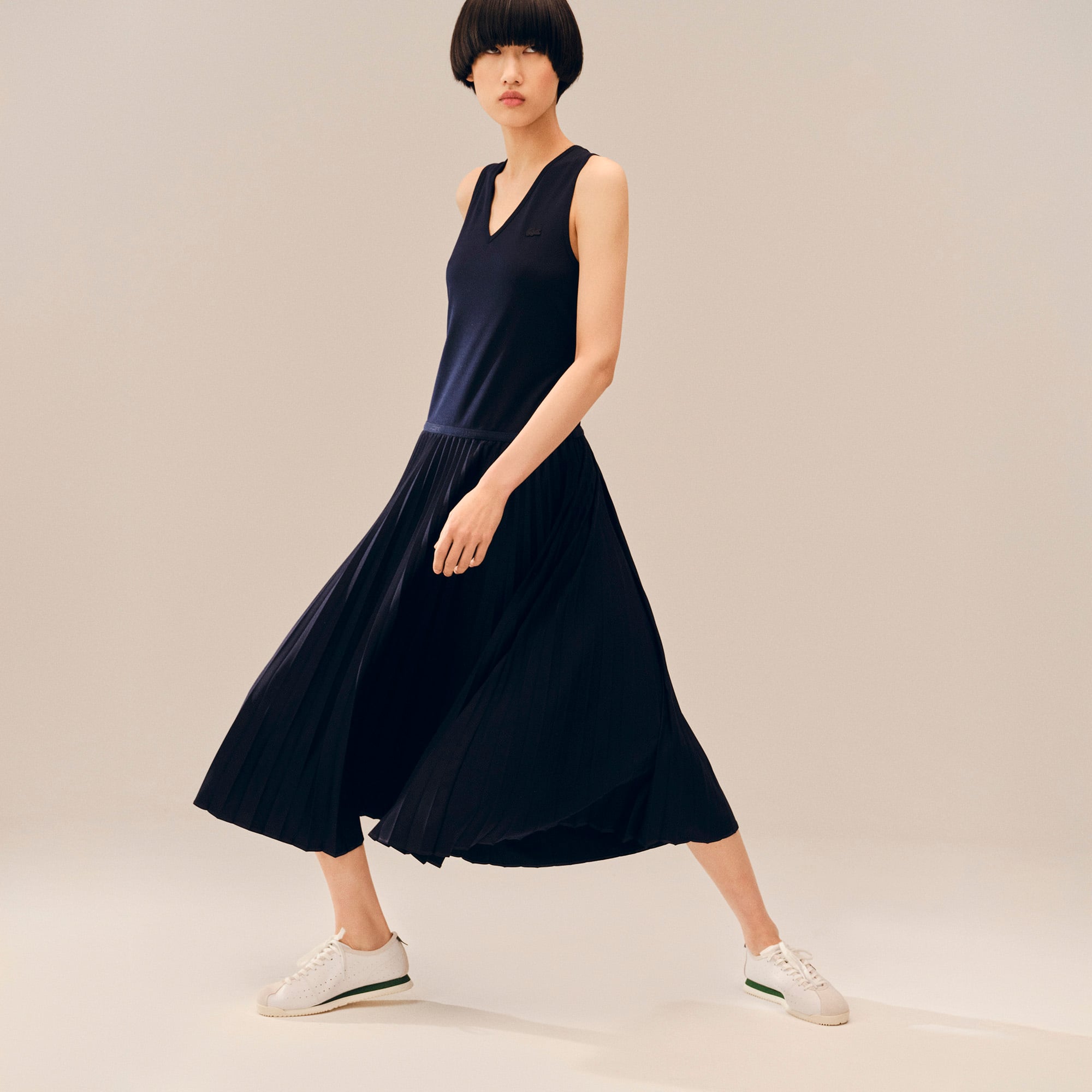 Đầm Dài Lacoste Nữ Dáng Suông Xếp Ly Không Tay