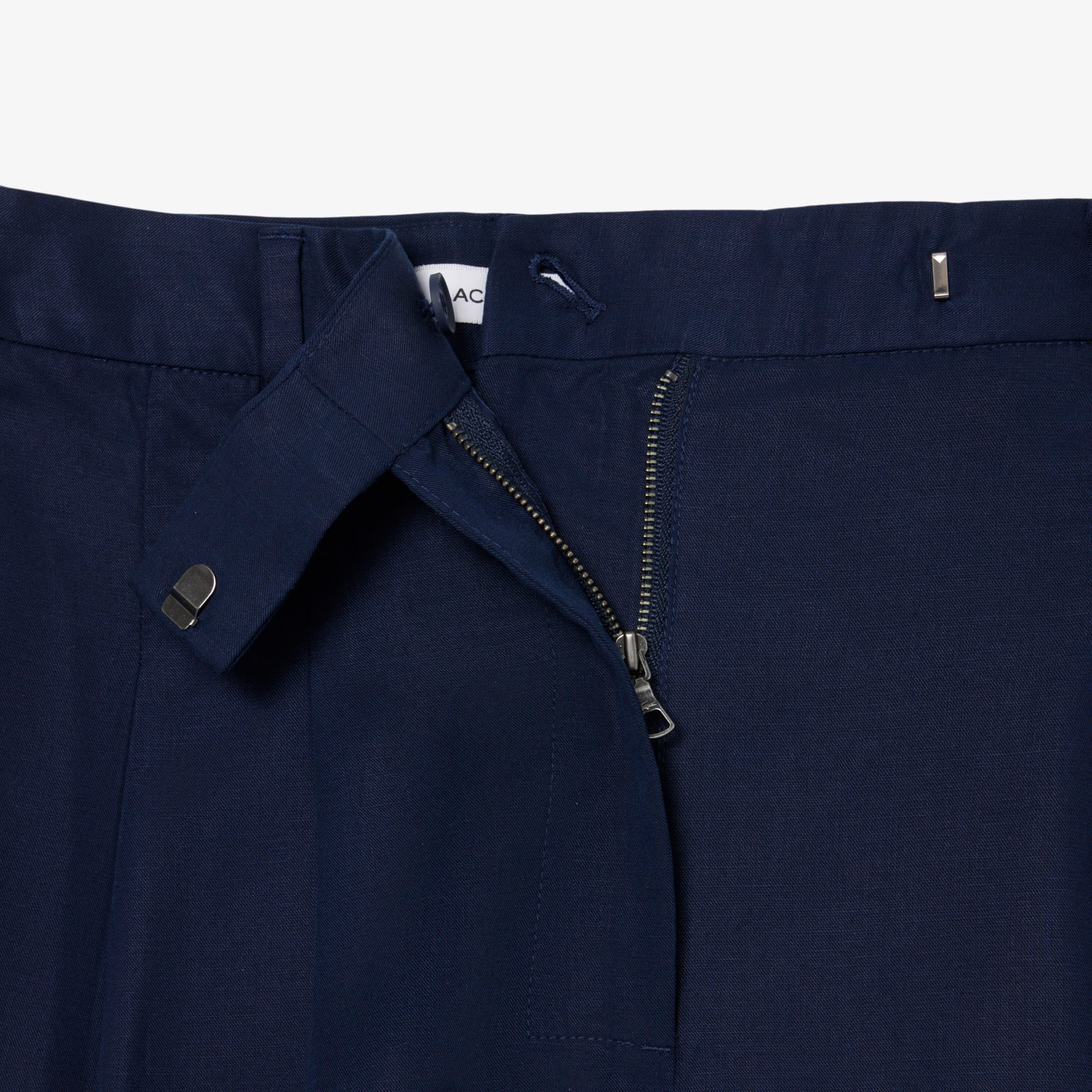 Quần Ngắn Lacoste Nữ Dáng Oversize Chất Liệu Pha Linen Mềm Mại