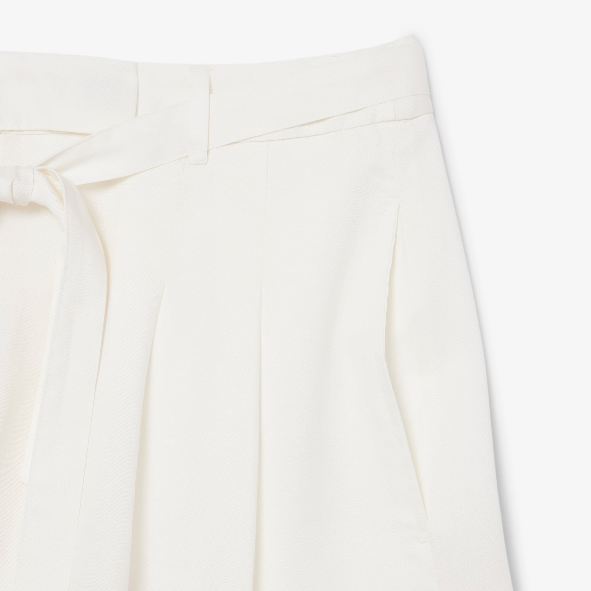 Quần Ngắn Lacoste Nữ Dáng Oversize Chất Liệu Pha Linen Mềm Mại