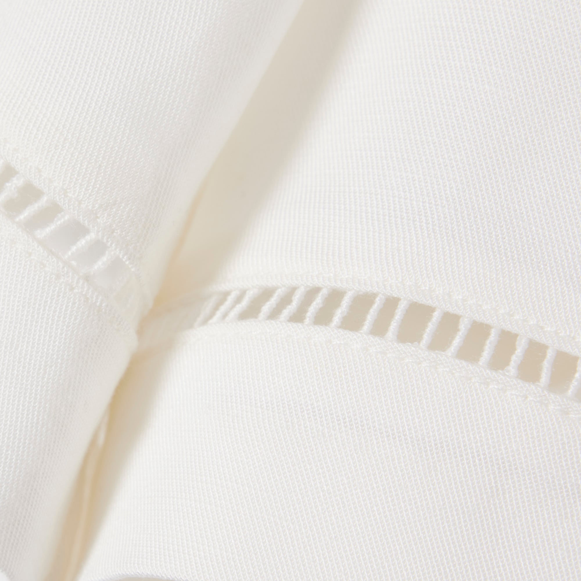 Quần Ngắn Lacoste Nữ Dáng Oversize Chất Liệu Pha Linen Mềm Mại