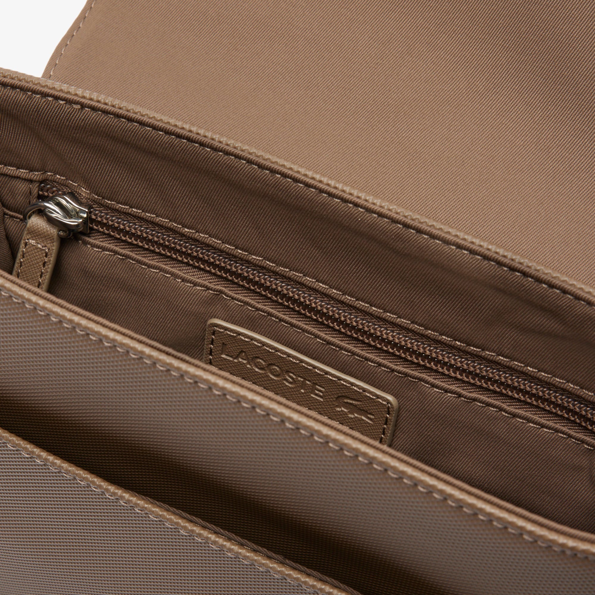 Túi Đeo Chéo Lacoste Nam Cổ Điển Có Nắp Gập