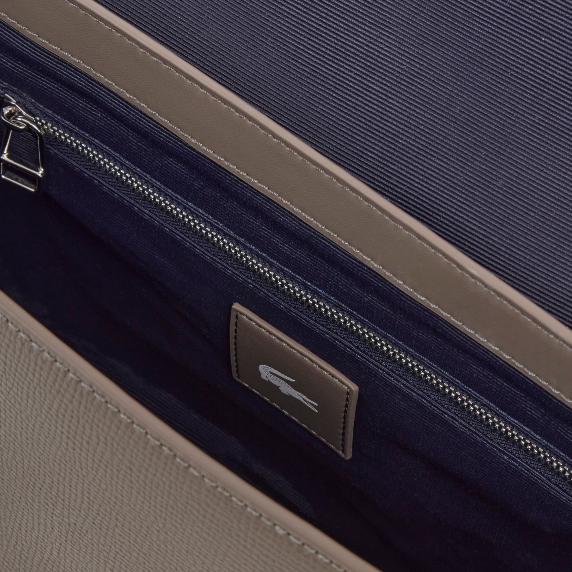 Túi Đeo Chéo Lacoste Nam Ossian Có Nắp Chất Liệu Da