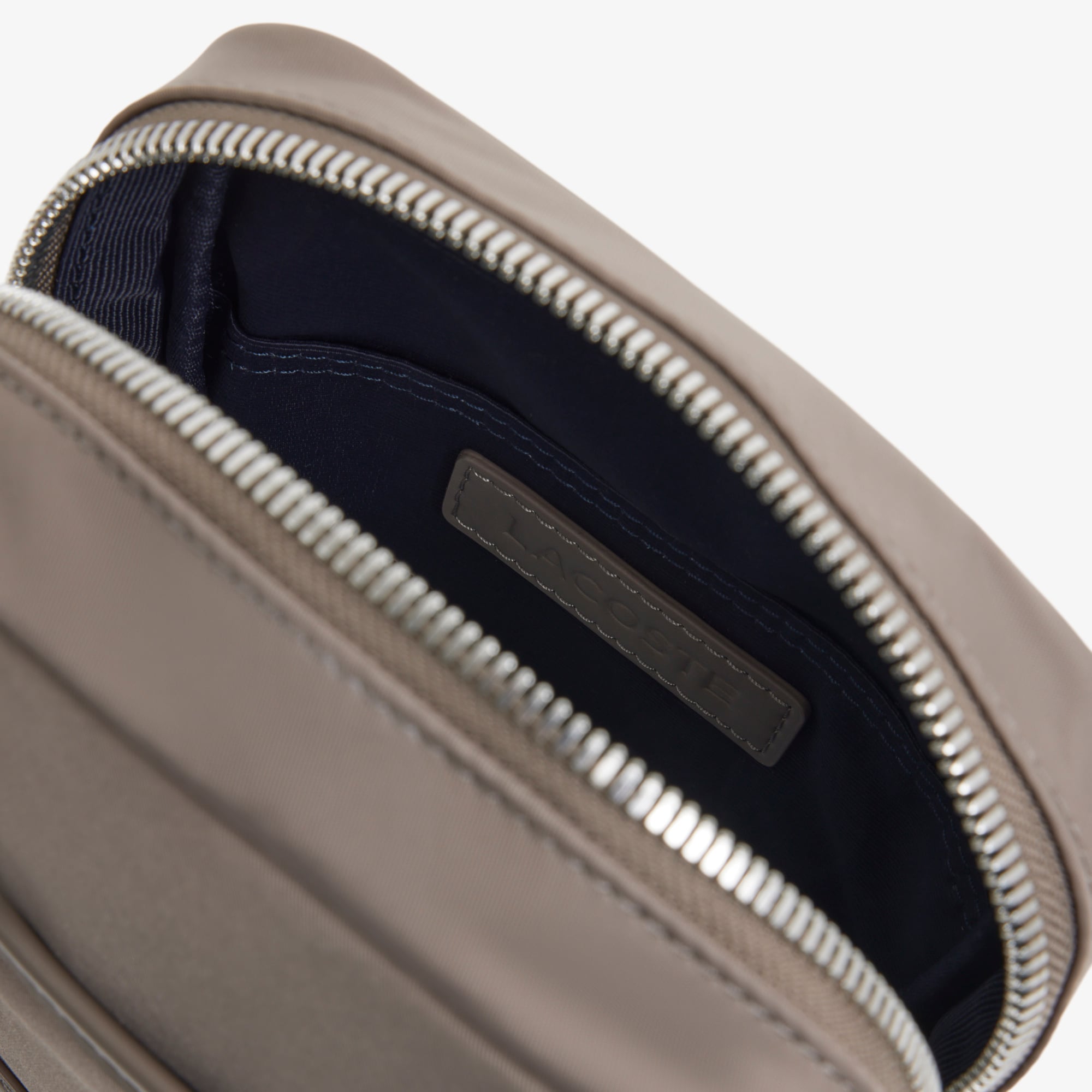Túi Đeo Chéo Lacoste Nam Classic Đứng Dáng