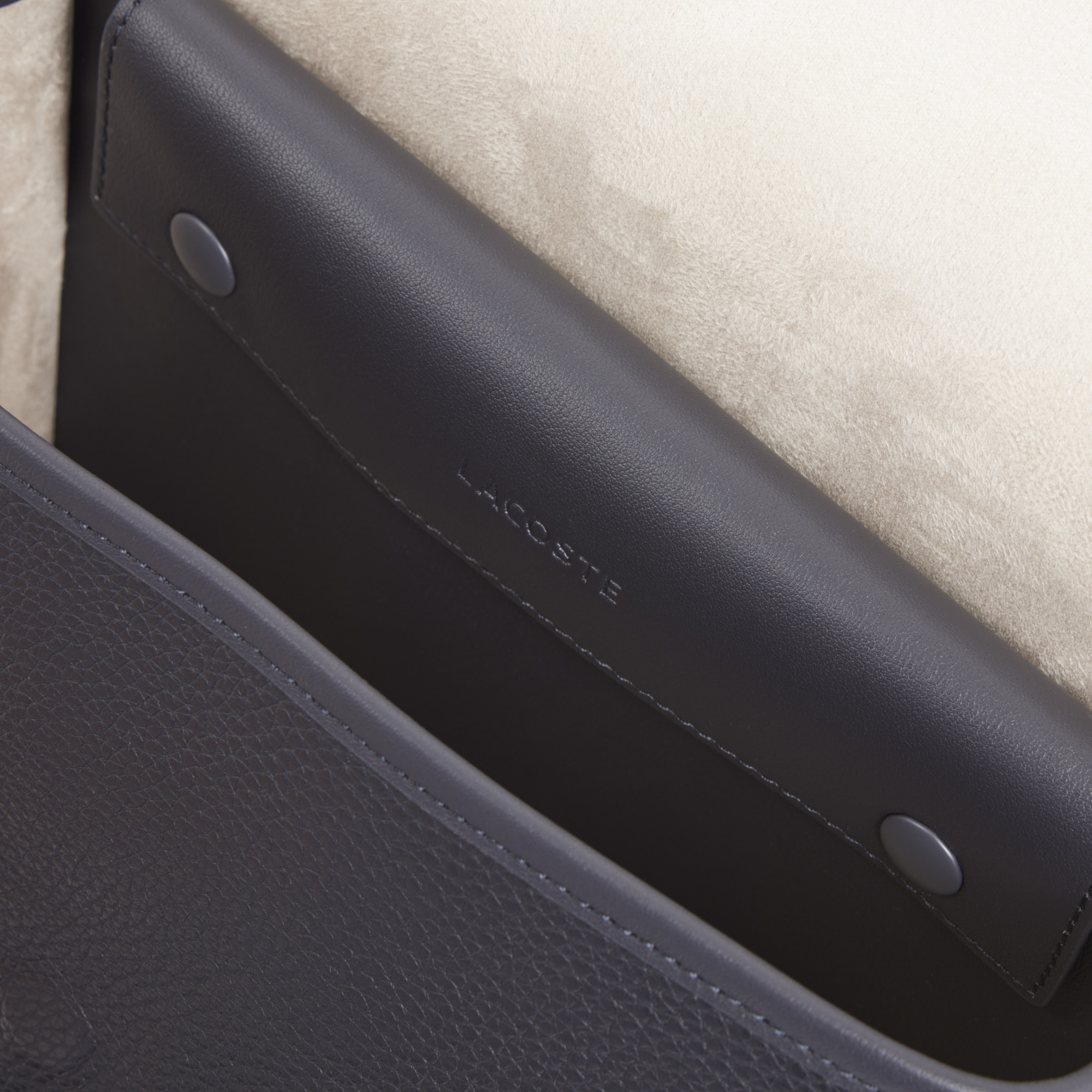 Túi Đeo Chéo Lacoste Nam Club Size Nhỏ