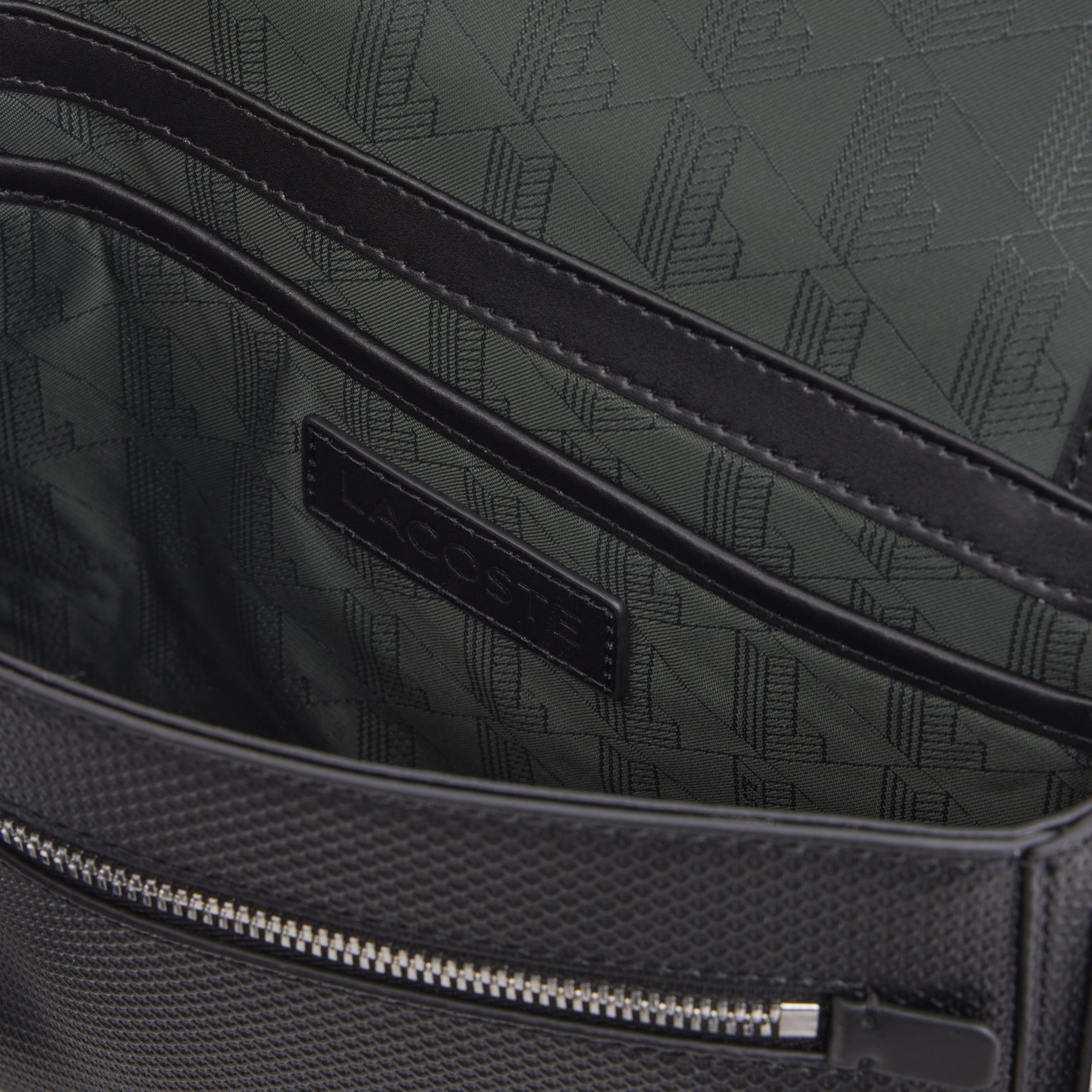 Túi Đeo Chéo Lacoste Nam Chantaco Chất Liệu Da