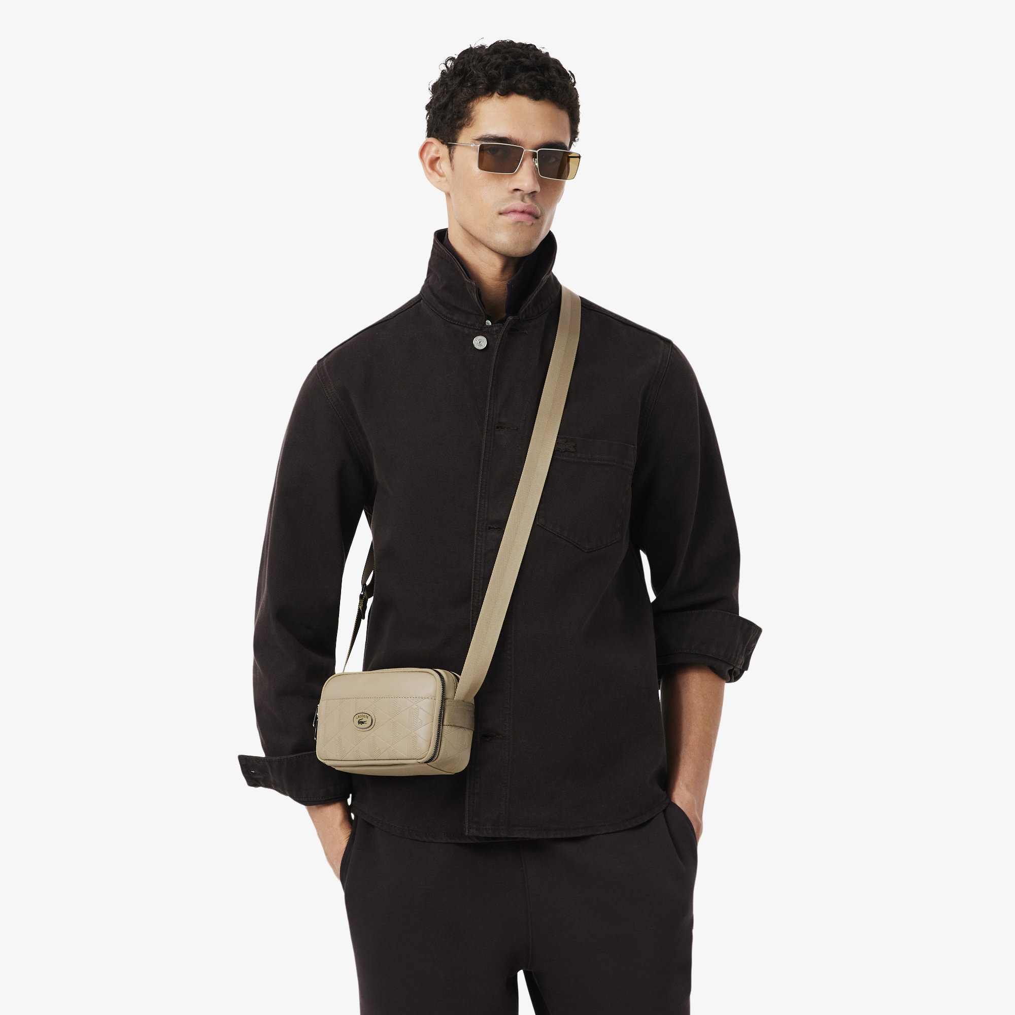 Túi Đeo Chéo Lacoste Nam Dáng Đứng Chất Liệu Da Họa Tiết Monogram