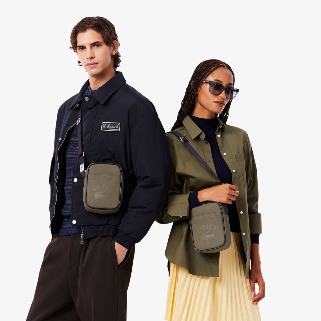 Túi Đeo Chéo Lacoste Unisex Club 1930 Phom Đứng Hiệu Ứng Petit Piqué