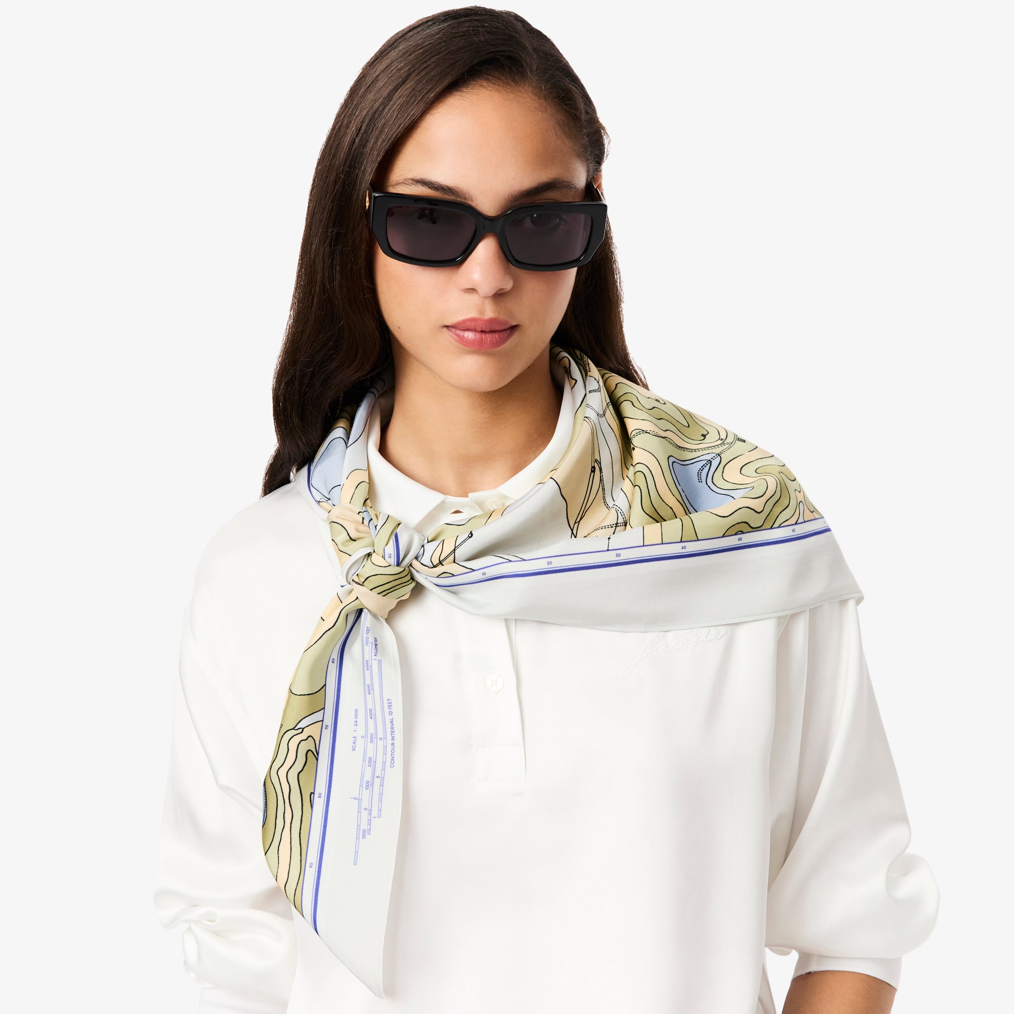 Khăn Lacoste Nữ Chantaco In Họa Tiết