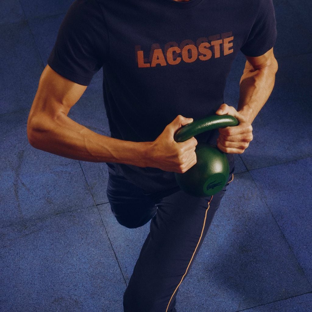 Áo Thun Thể Thao Lacoste Nam Dáng Suông In Hình Công Nghệ Thoáng Khí