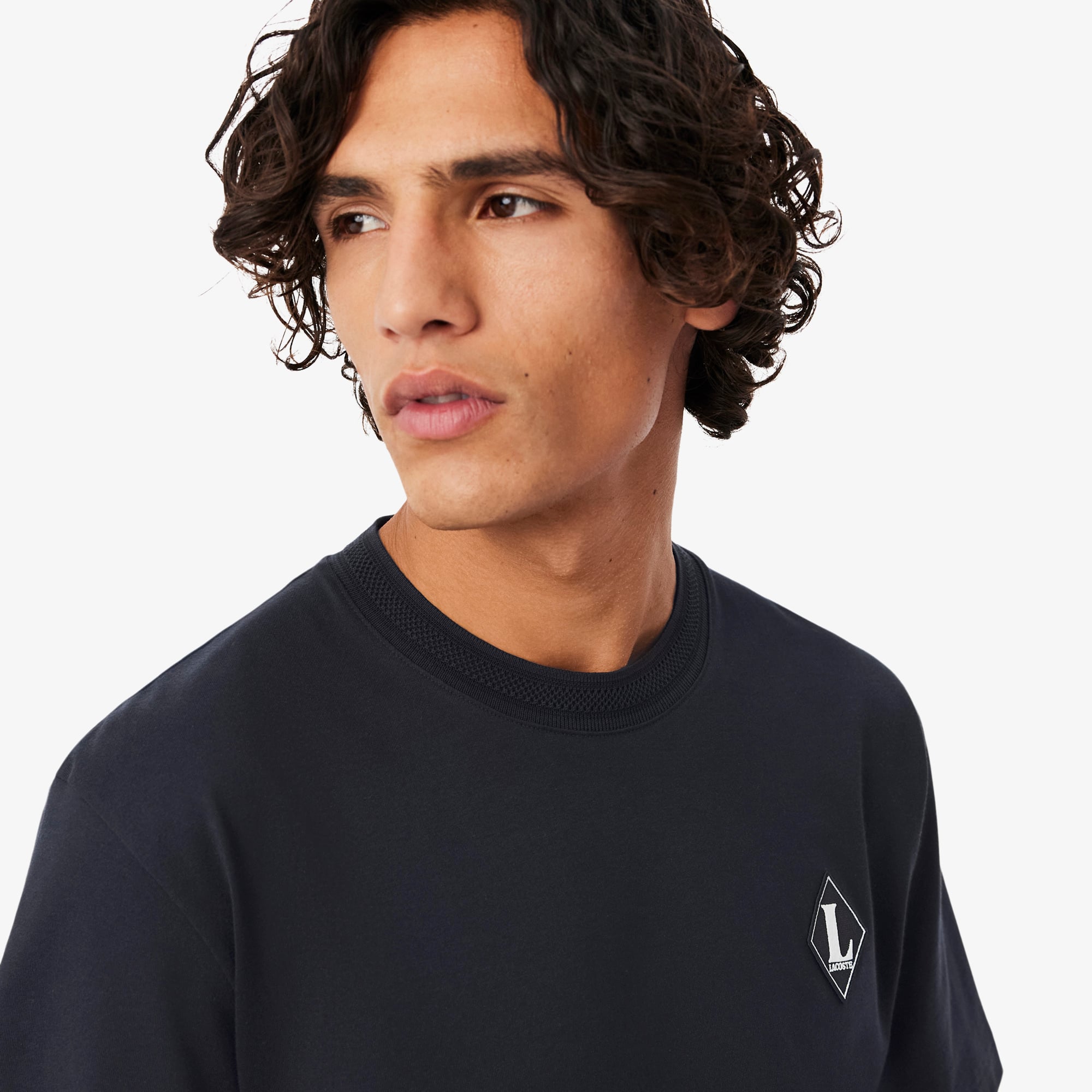 Áo Thun Lacoste Nam Dáng Suông Điểm Nhấn Phù Hiệu Sản Xuất Tại Pháp