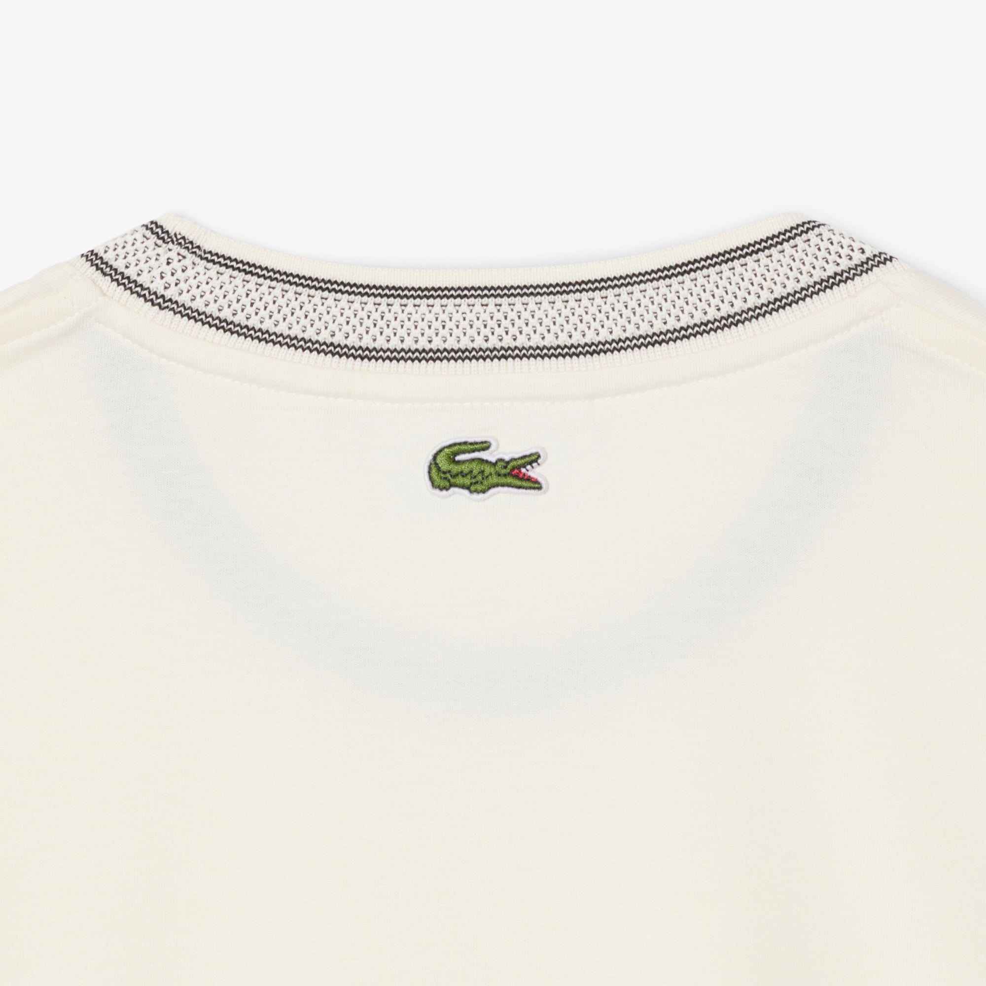 Áo Thun Lacoste Nam Dáng Suông Điểm Nhấn Phù Hiệu Sản Xuất Tại Pháp