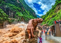 Khám phá Khe Hồ Nhảy