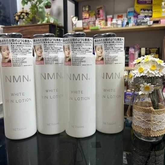 Nước hoa hồng cấp ẩm và dưỡng trắng da tế bào gốc NMN White Skin Lotion White Conc Nhật Bản 500ml