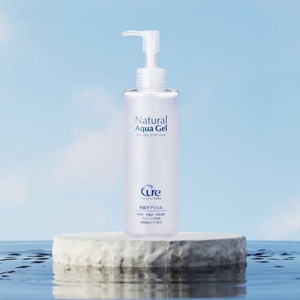 Gel tẩy tế bào chết Cure Natural Aqua Gel làm sạch da 100g
