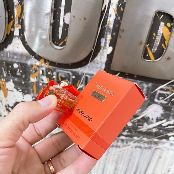 Nước hoa mini Signorina Unica Women's Perfume 5ml (Orange)