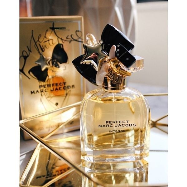 Nước hoa nữ Marc Jacobs Perfect Intense 50ml ( Vàng )