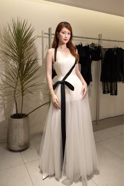 MAJESTIC DRESS OPULENCE 