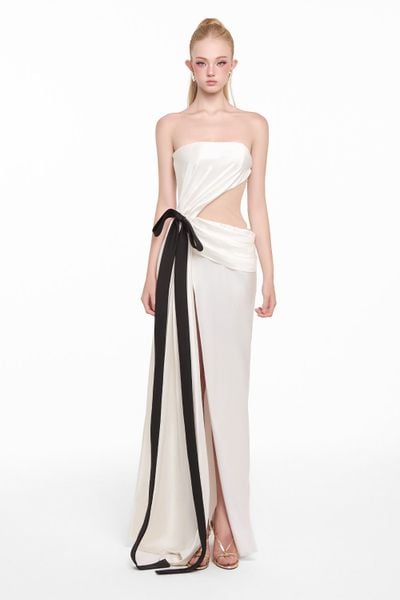  NOBLE DRESS OPULENCE 