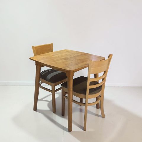Bàn cao su 75x75cm; 2 ghế cabin tự nhiên ( nhận đặt từ 5 bộ trở lên)