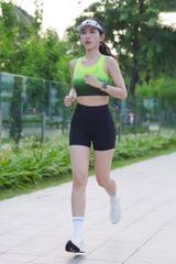 Quần short ôm LV26N01F323