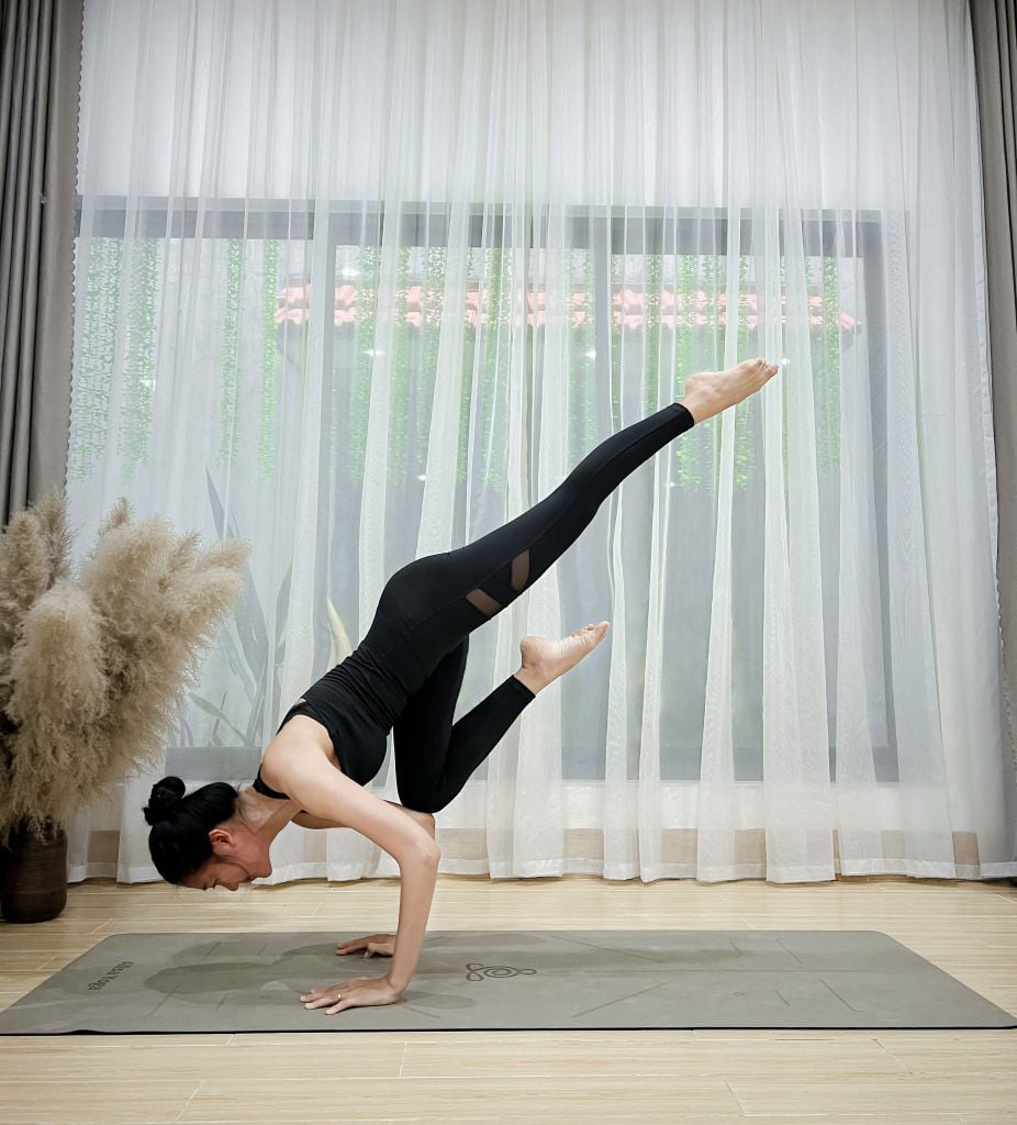 Bộ Tập Yoga Nữ Phối Lưới LV25N01F514 (D)