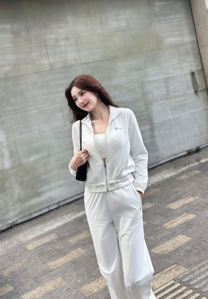 Bộ Gió Thể Thao Nữ Fit Livan LV25W04F523