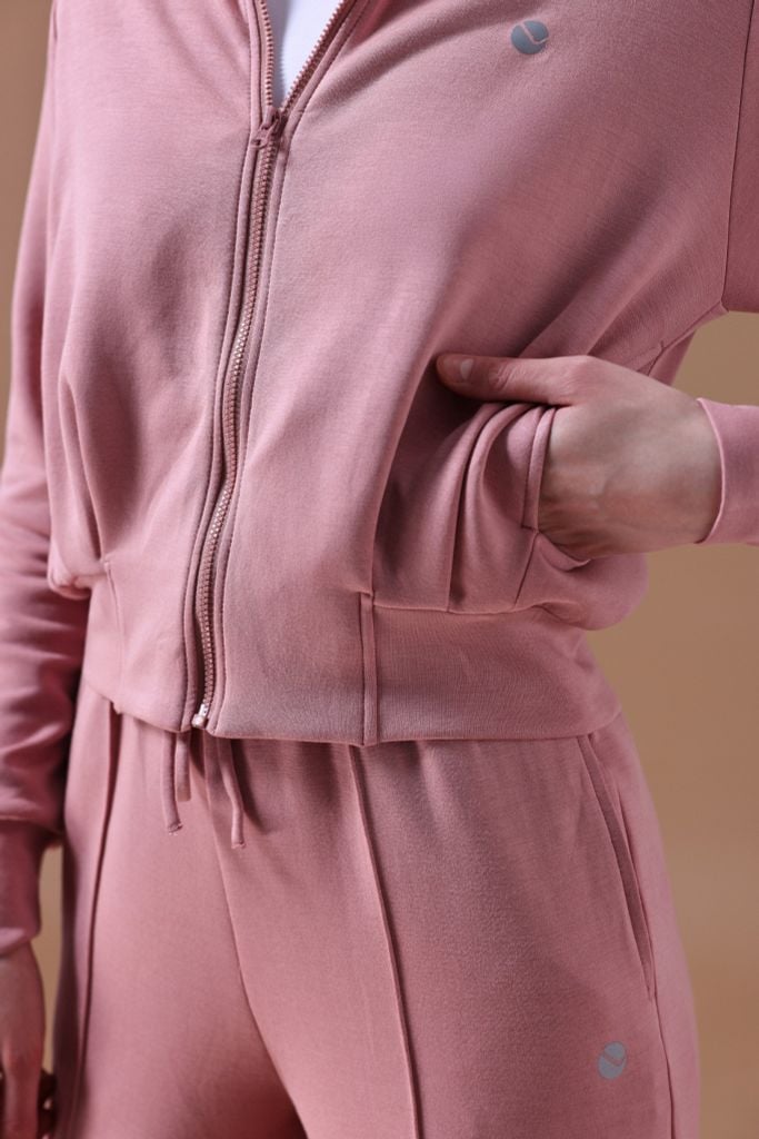 Áo Khoác Nỉ Nữ Cổ Cao LV25W04F608