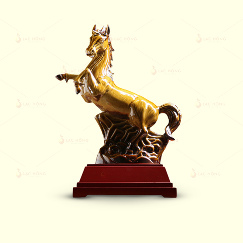  Tượng Ngựa Hoàng Kim Mã 