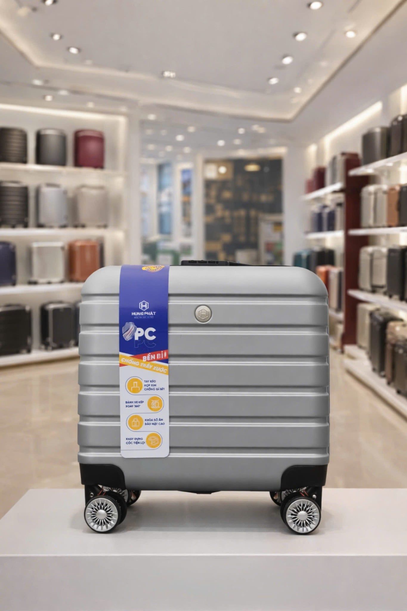  Vali nhựa Hùng Phát 849 gọn nhẹ, phù hợp cho mọi chuyến công tác 