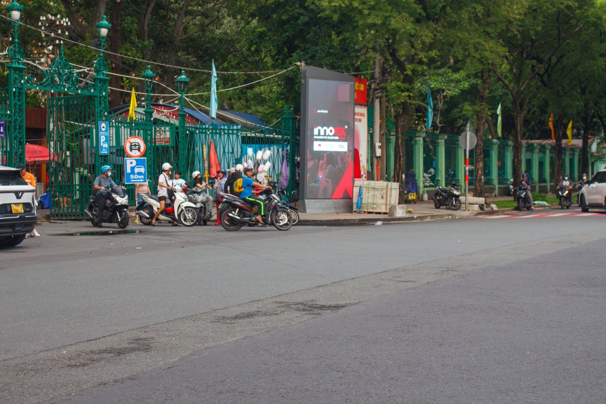  LED 5G Thảo Cầm Viên 