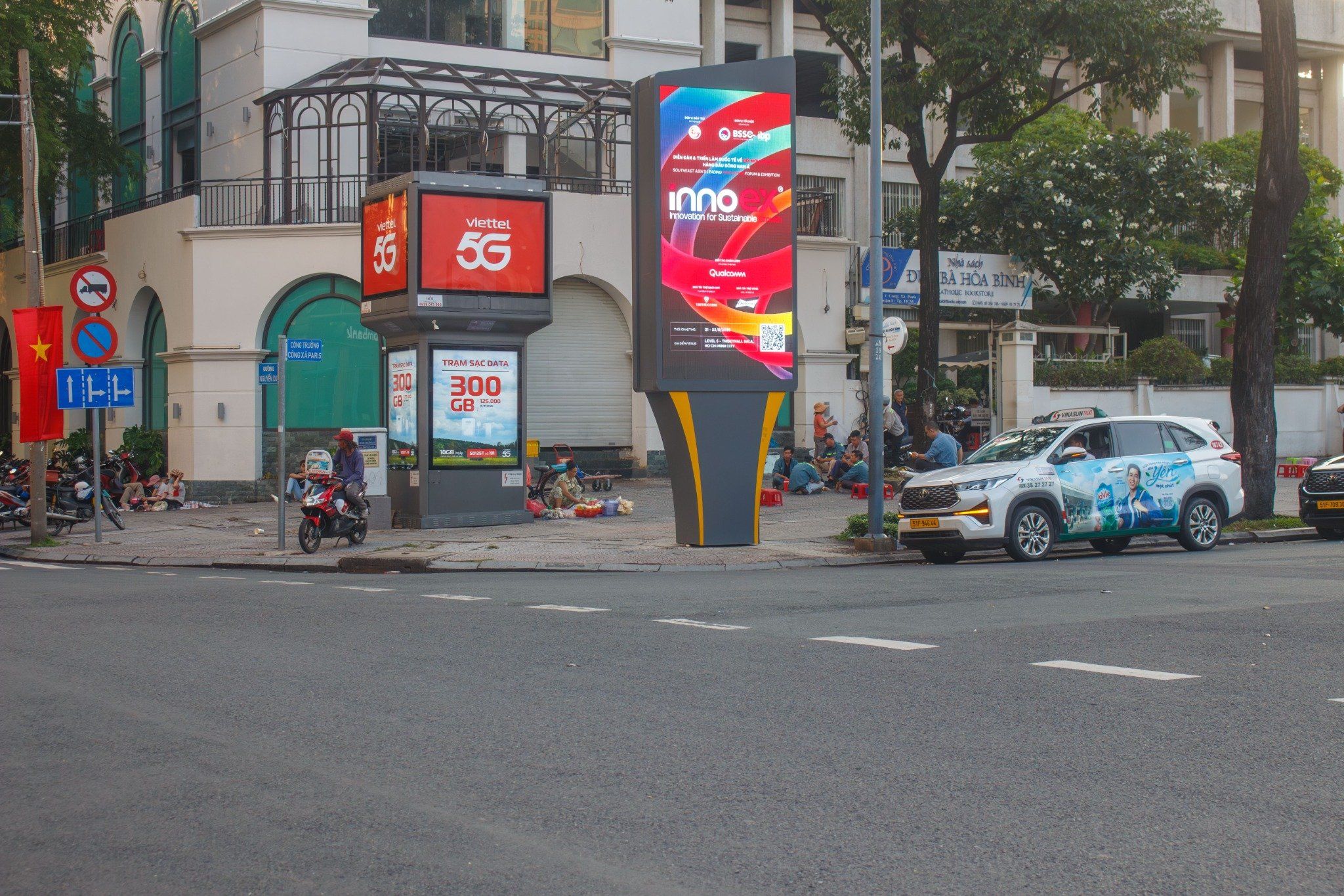  LED 5G Công trường Công xã Paris - Nguyễn Du 