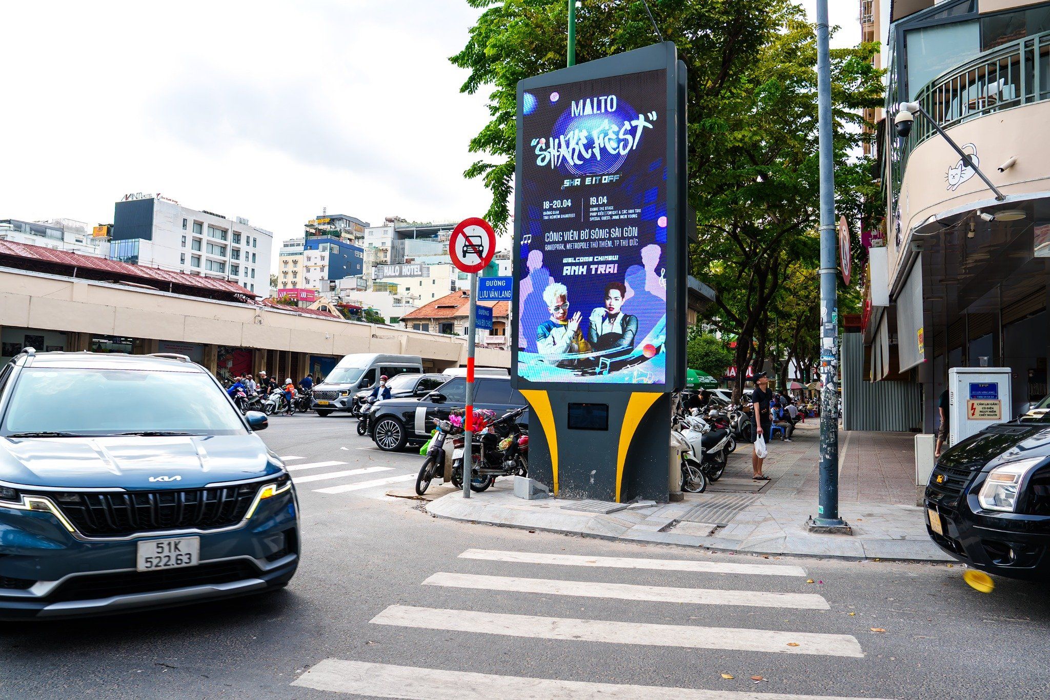  LED 5G Chợ Bến Thành (Cửa Đông) 