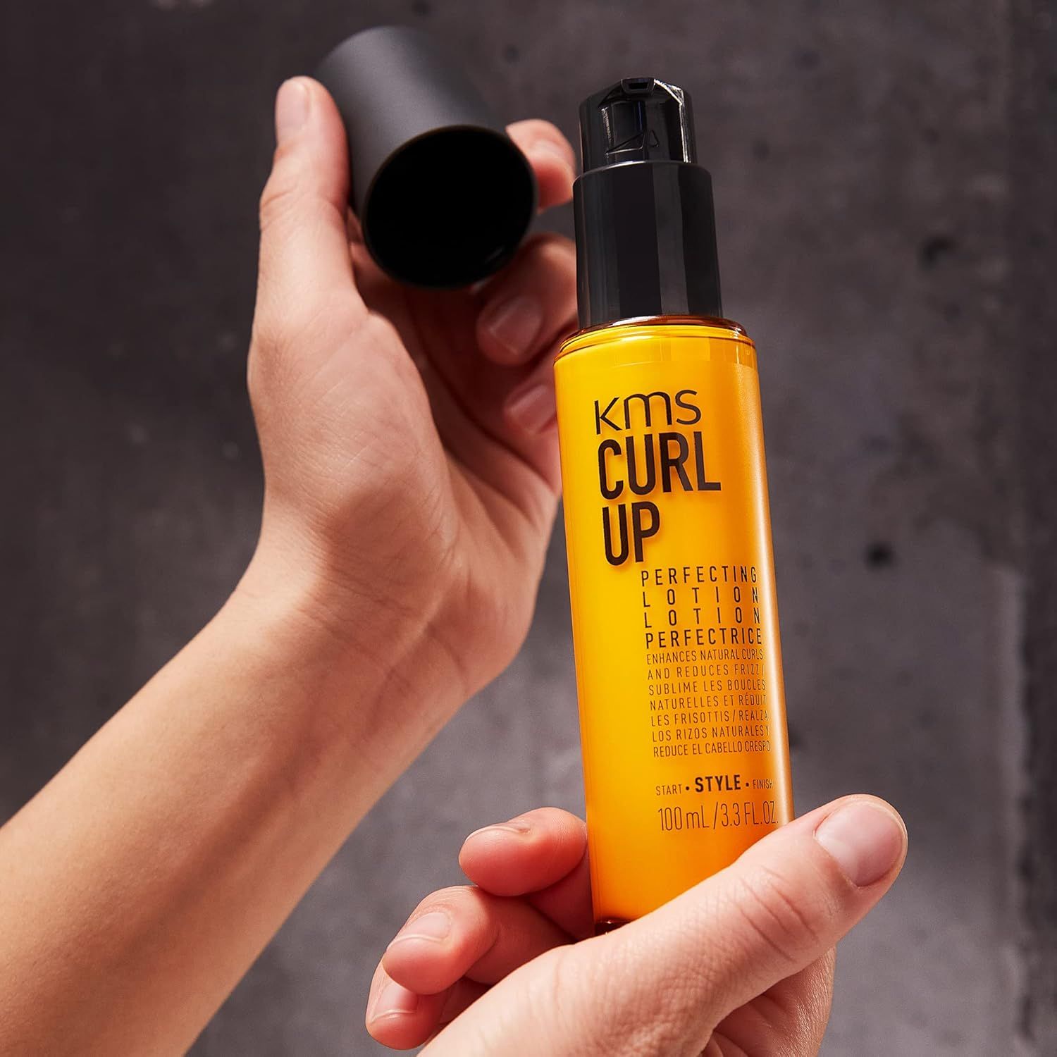 Sữa Dưỡng Tóc Định Hình Lọn Xoăn KMS Curlup Perfecting Lotion