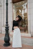 CHÂN VÁY LỤA BI KÈM HOA EO - TH 