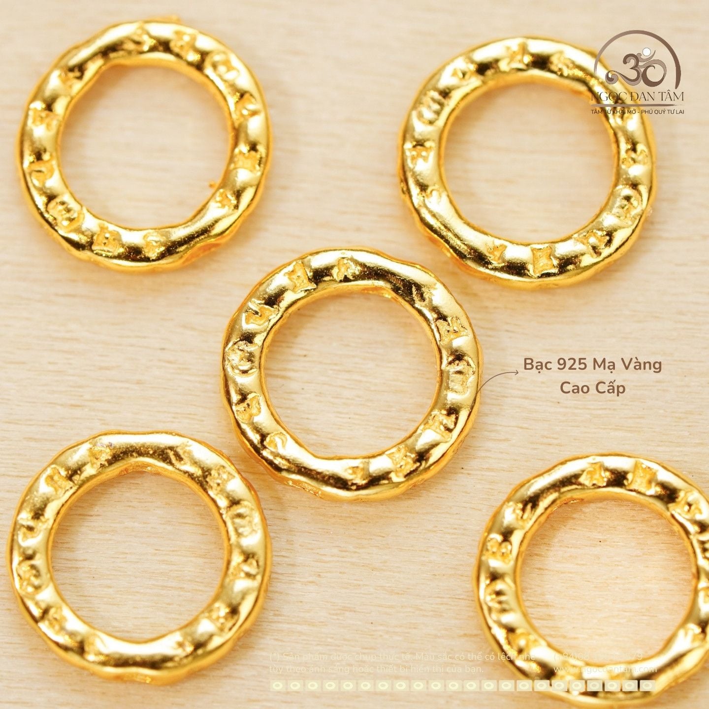  Charm Tròn Khắc Chữ Xỏ Ngang 9.55mm - Bạc 925 Mạ Vàng Cao Cấp 