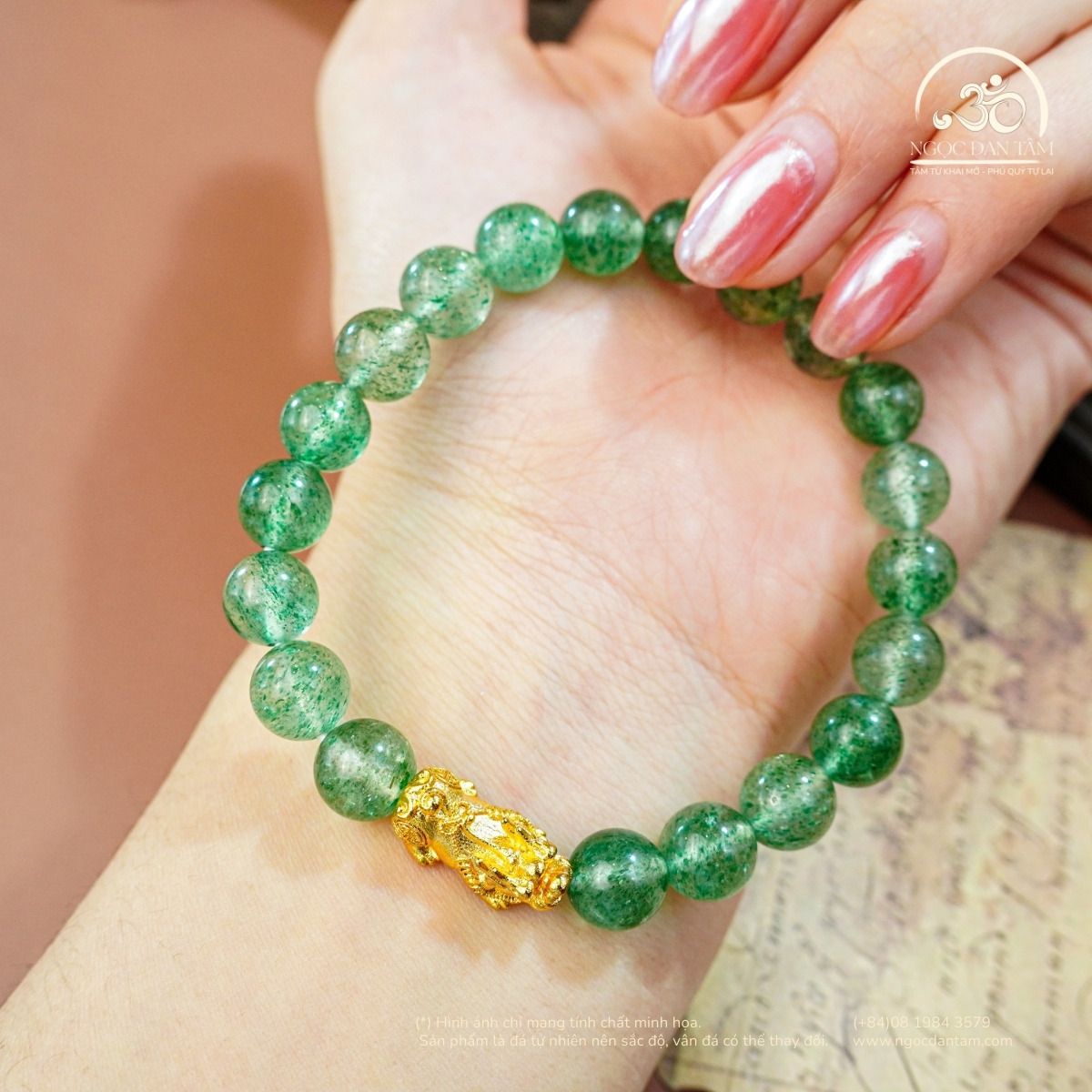  Vòng Tay Thạch Anh Dâu Tây Xanh Phối Charm Tỳ Hưu 8mm 2A 