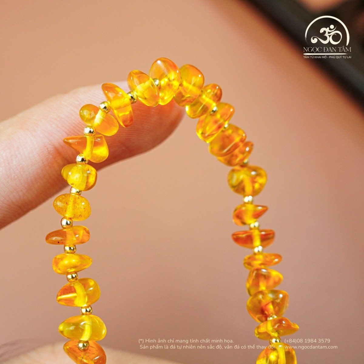  Vòng Tay Hổ Phách Phối Charm (29 Hạt - 3gram) 