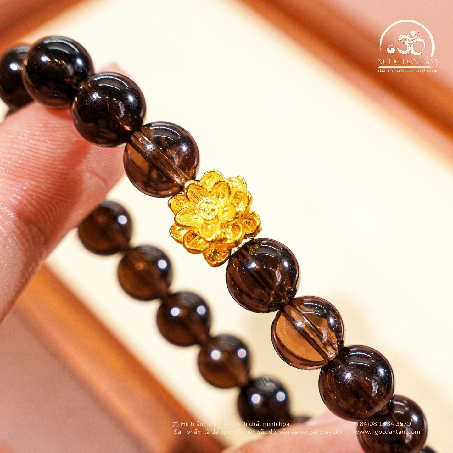  Vòng Tay Thạch Anh Khói 8mm 2A Phối Charm Hoa Sen 