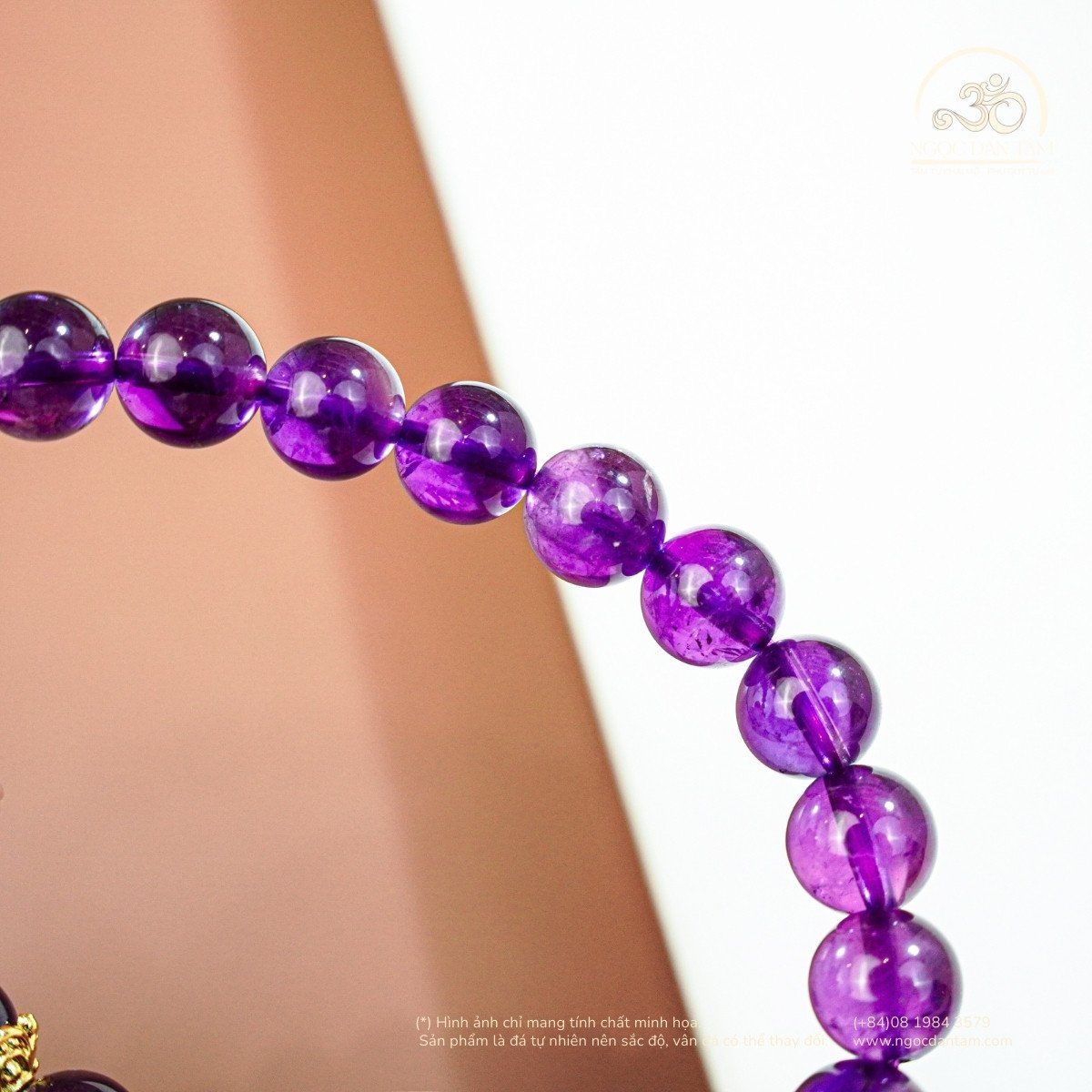  Vòng Tay Đá Thạch Anh Tím 8mm 6A Phối Charm Trụ Chú Omani 