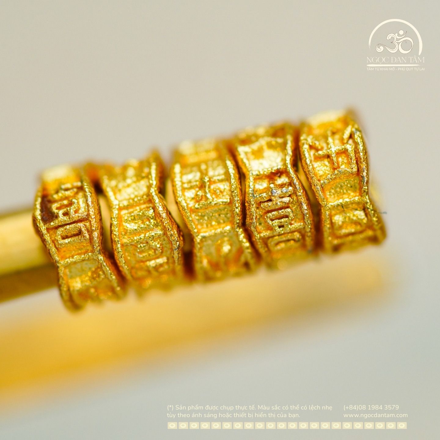  Charm Đệm Khắc Chữ - Kim Loại Mạ Vàng 