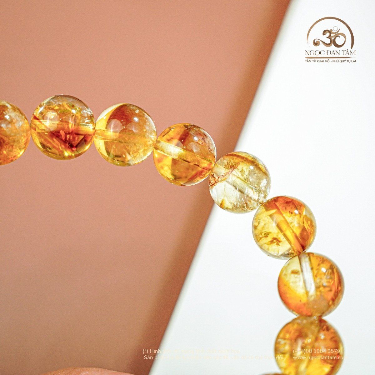  Vòng Tay Thạch Anh Vàng Hoa Bay 10mm 3A Phối Charm Lục Tự 