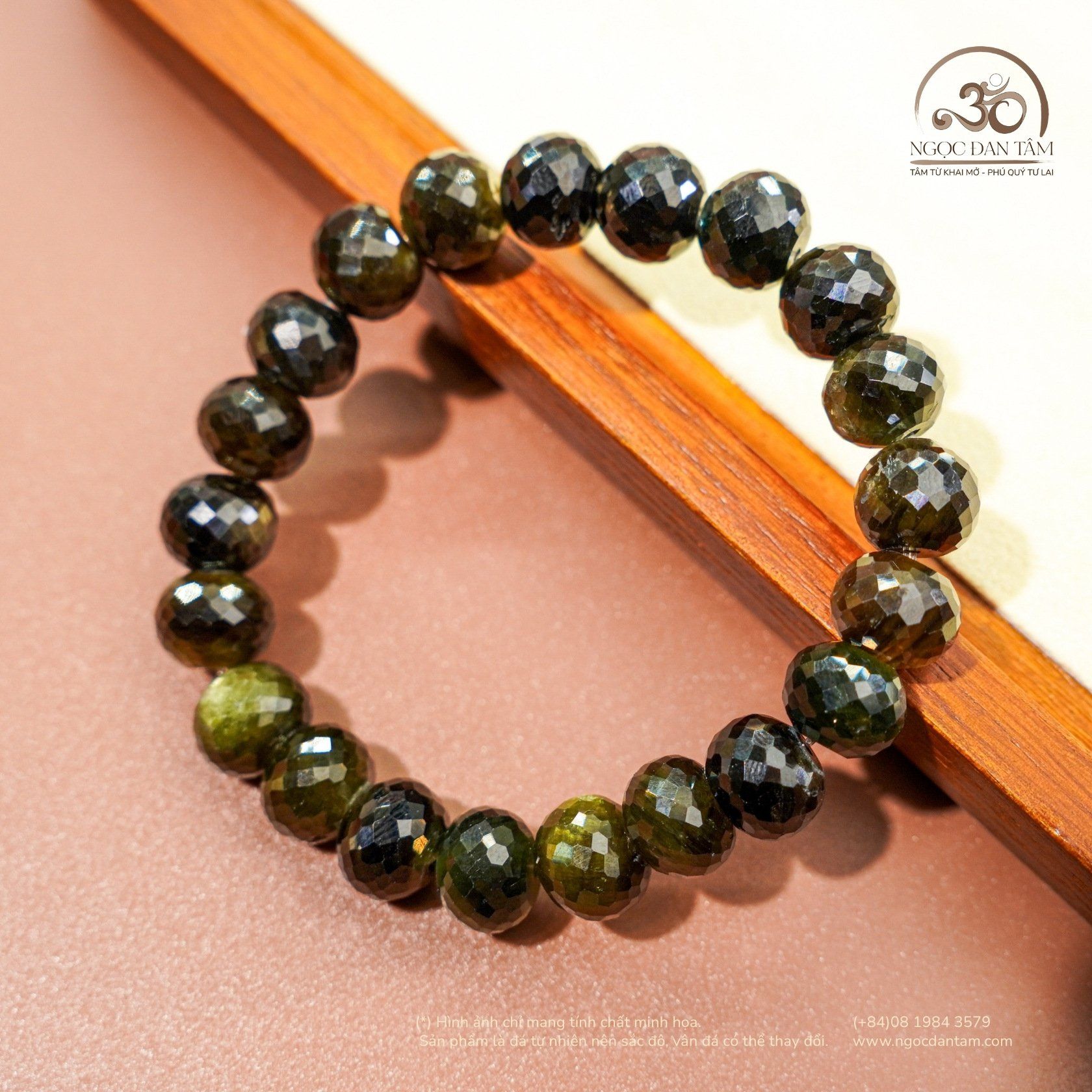  Vòng Tay Sapphire Ánh TiTan Hạt Cắt Giác 8x10mm 5A 