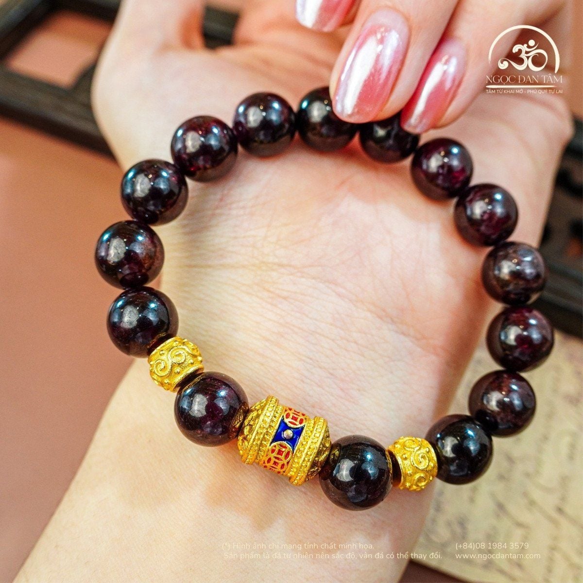  Vòng Tay Đá Garnet 10mm 3A Phối Charm Lu Thống 