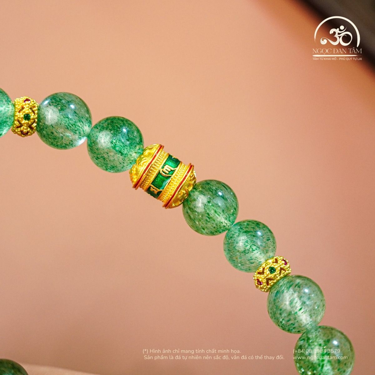  Vòng Tay Thạch Anh Dâu Tây Xanh Phối Charm Lu Thống Lục Tự 8mm - 2A 