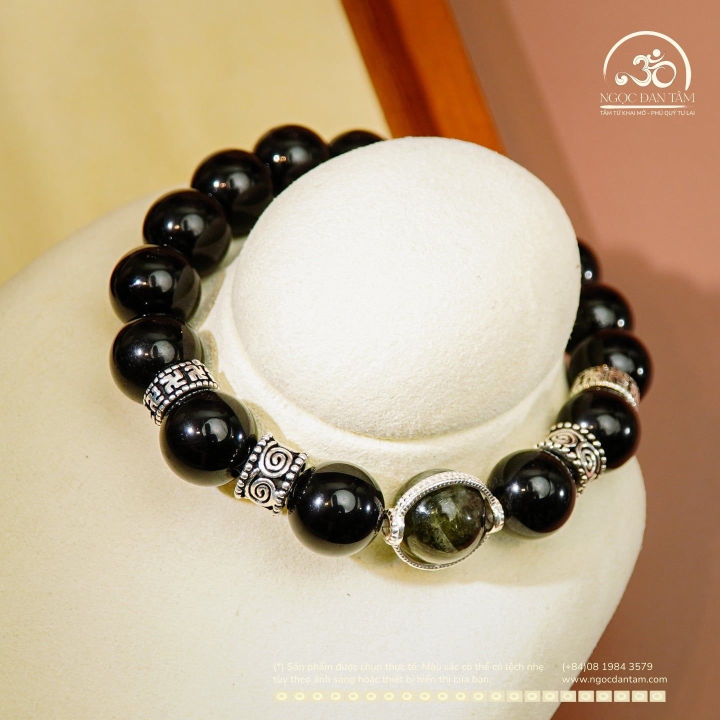  Vòng tay Tourmaline Đen 10mm 2A Phối Charm Bọc Đá 