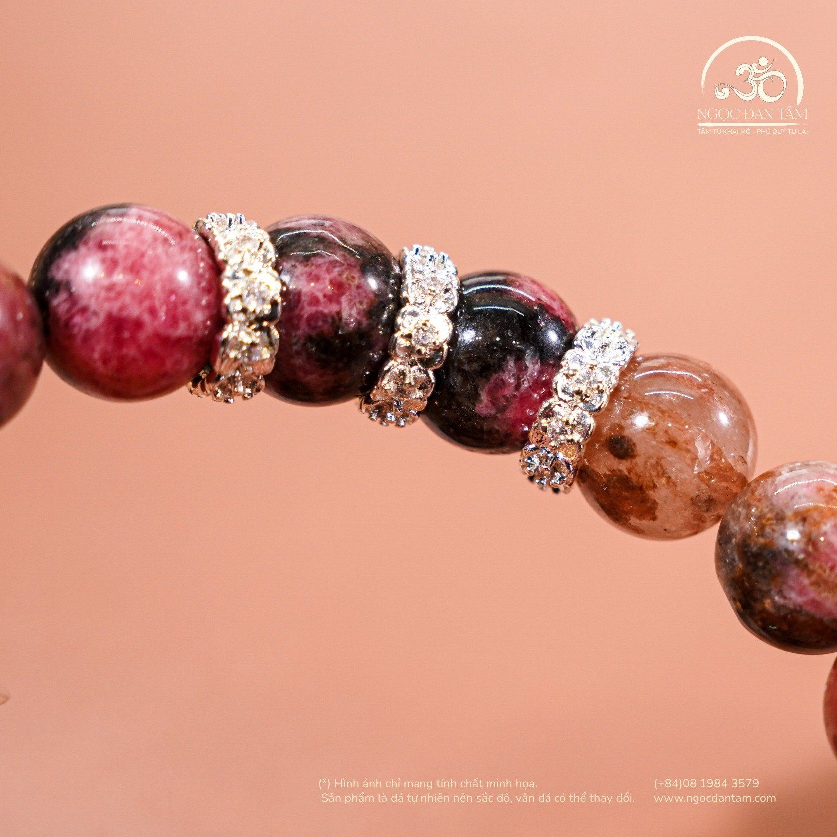  Vòng Tay Thulite 10mm 2A Phối Charm Cỏ 4 Lá 