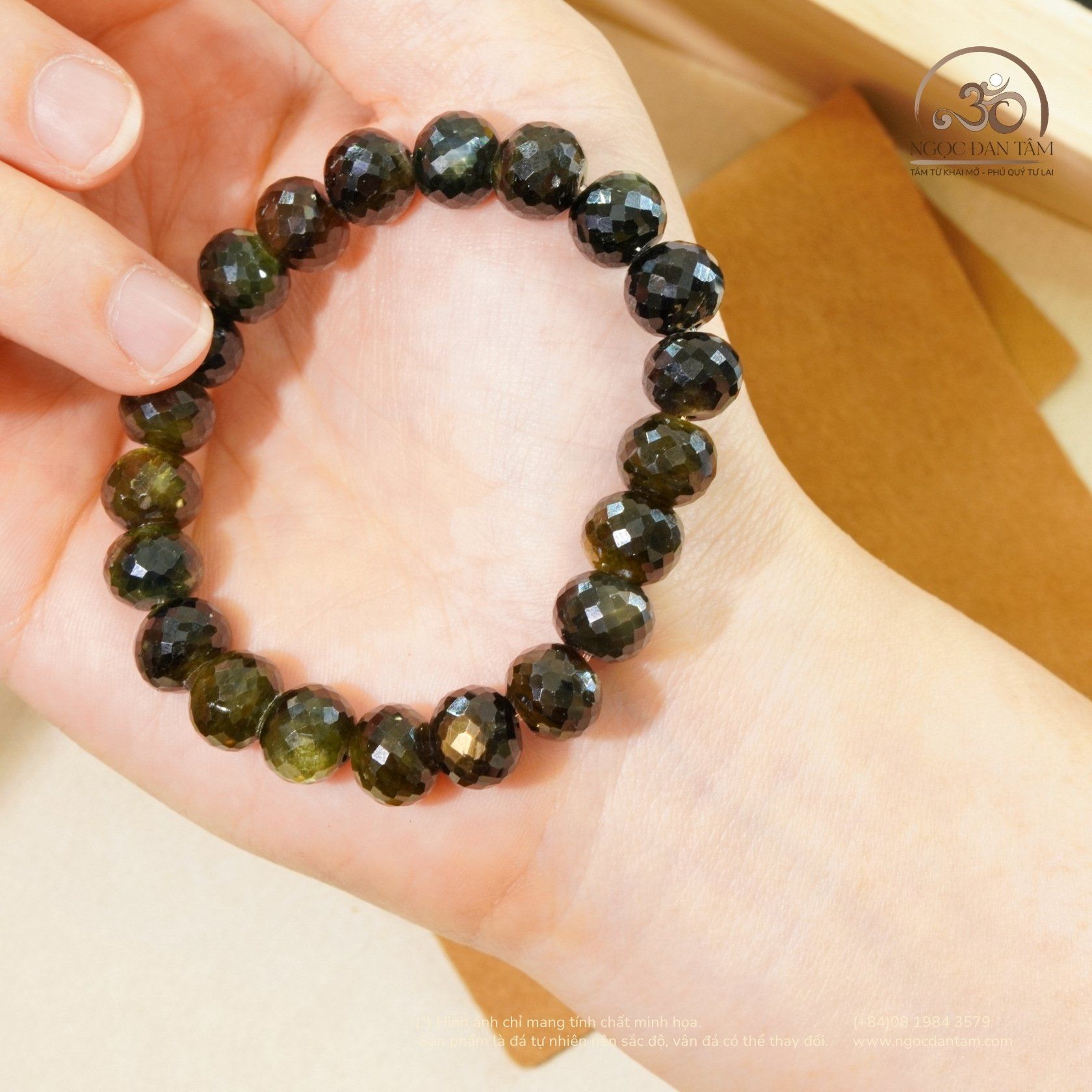  Vòng Tay Sapphire Ánh TiTan Hạt Cắt Giác 8x10mm 5A 