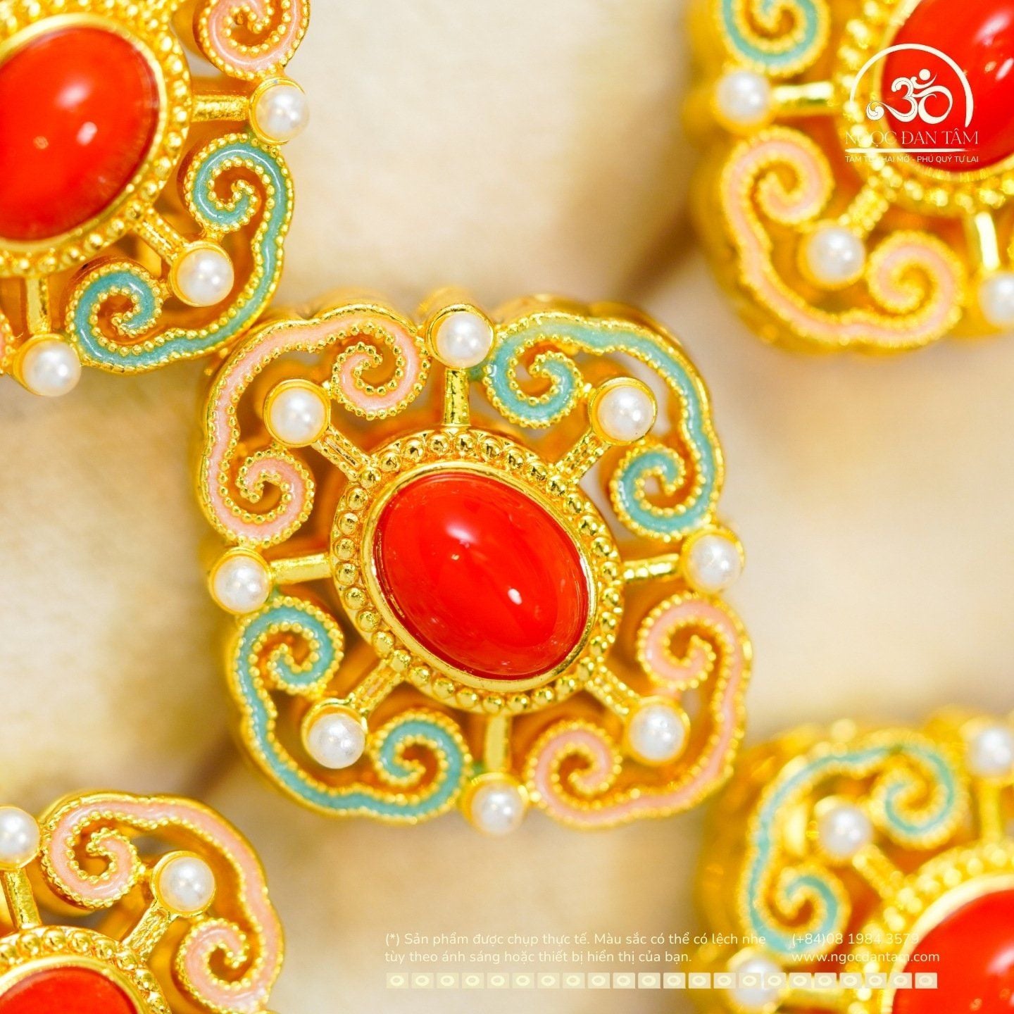  Charm Tường Vân Ngọc Đính 22,87mm (Kim Loại Mạ Vàng) 