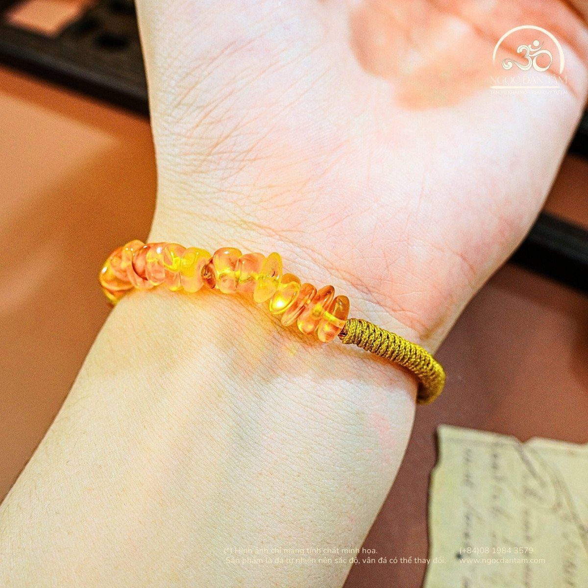  Vòng Tay Hổ Phách Dây Nút Xoắn (19 Hạt - 2gram) 