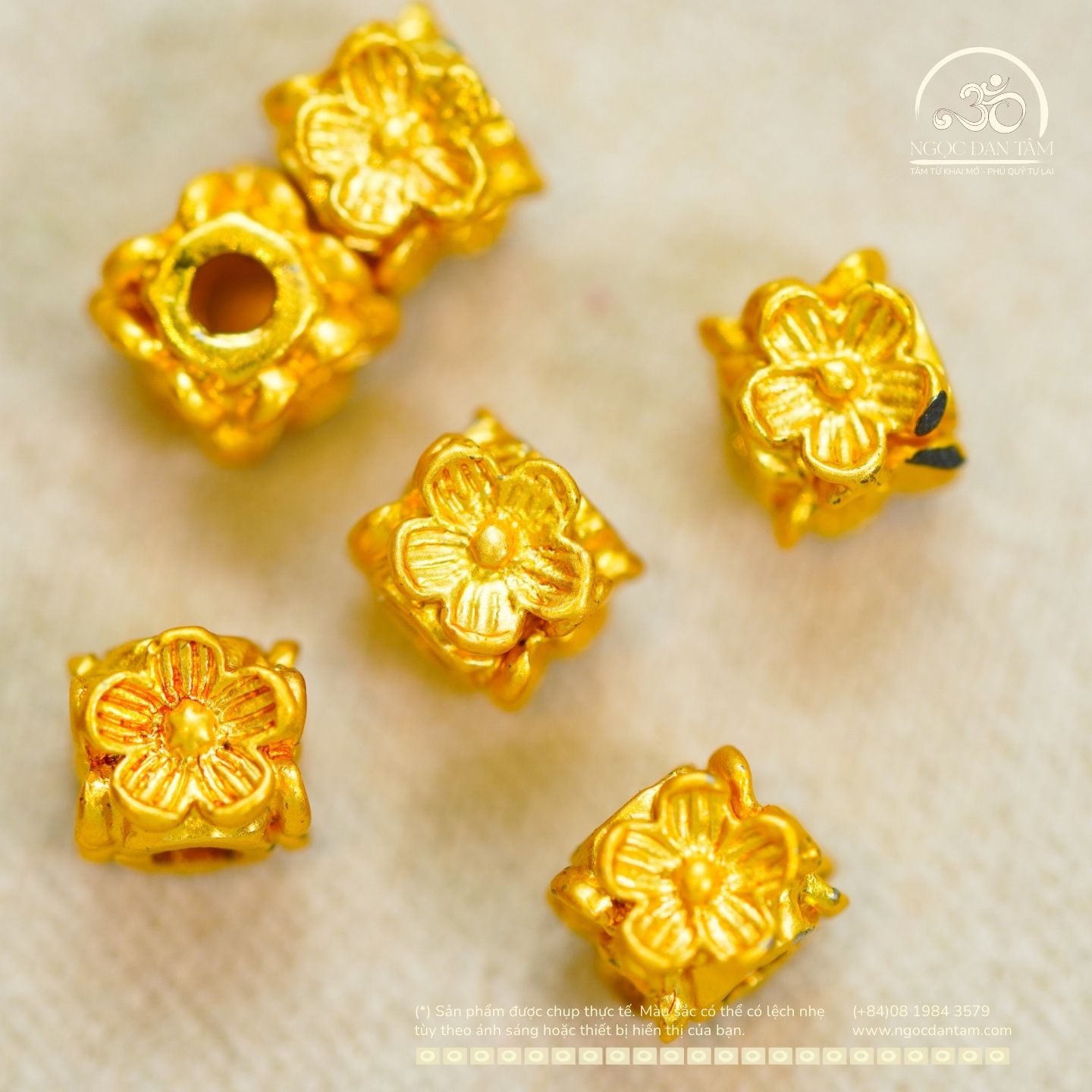  Charm Hoa Vuông - Kim Loại Mạ Vàng Cao Cấp 